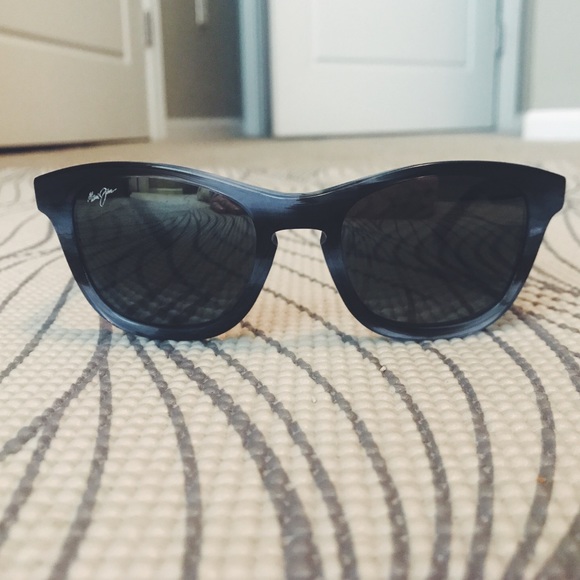 Maui Jim Sunglasses - Picture 1 of 6
